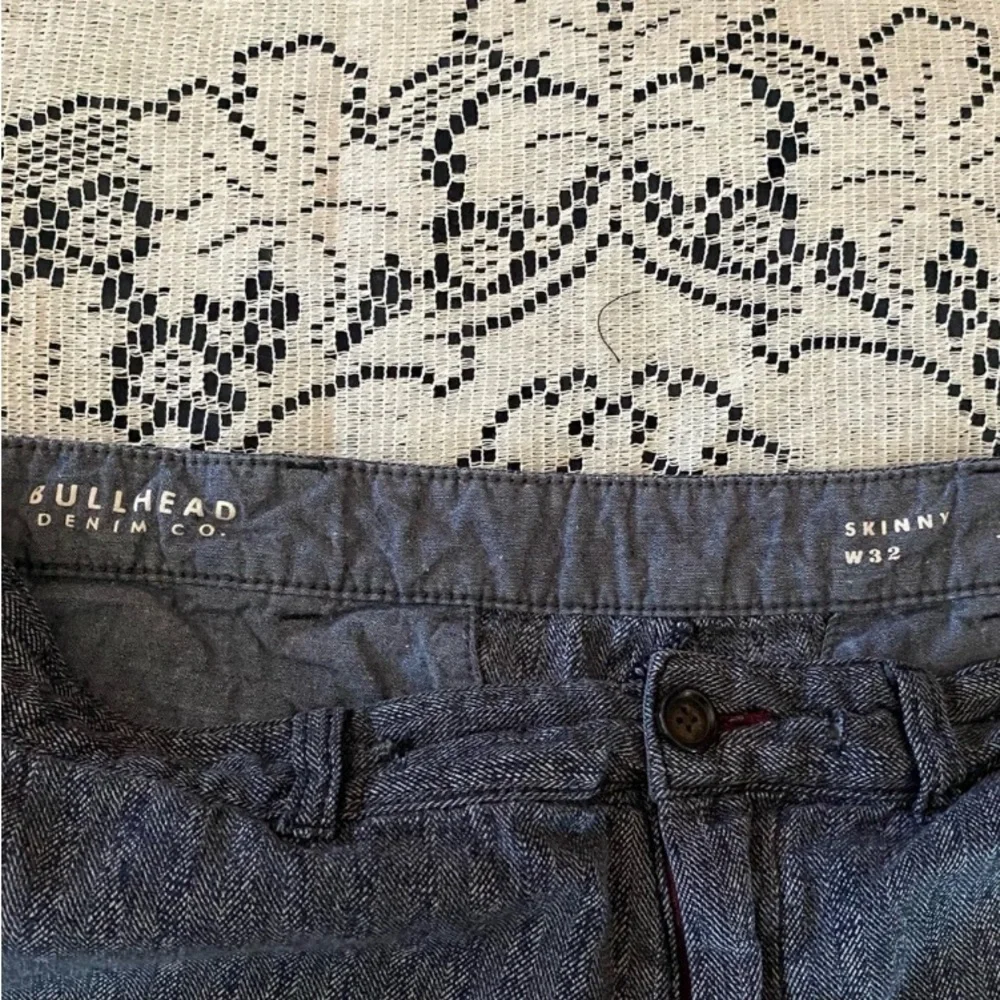 Bullhead - GUC - Mens Large Skinny Shorts